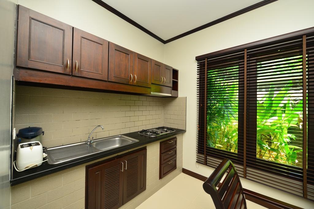 Naiharn Garden Villa Пхукет Экстерьер фото