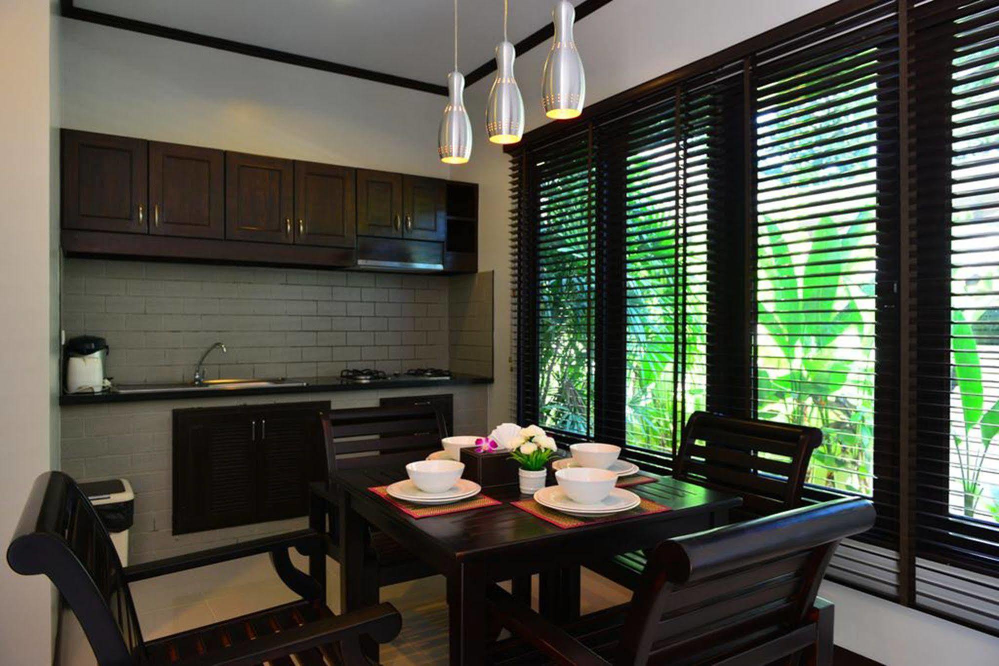 Naiharn Garden Villa Пхукет Экстерьер фото