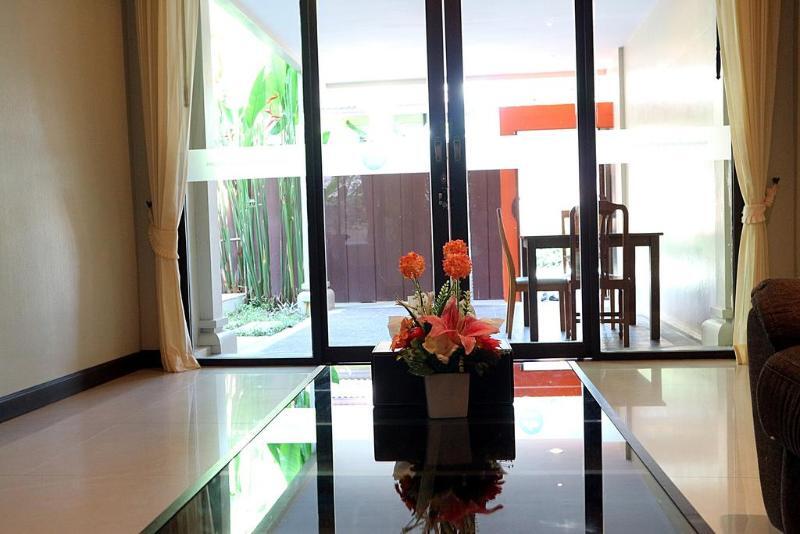Naiharn Garden Villa Пхукет Экстерьер фото
